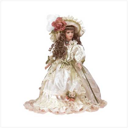 'GWYNETH' DOLL