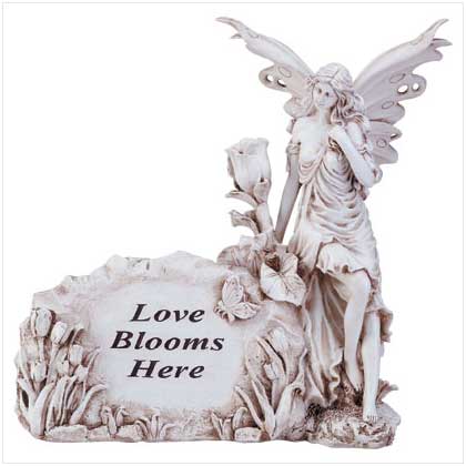 'LOVE BLOOMS HERE' GARDEN STON