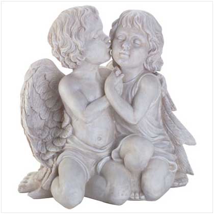 KISSING CHERUBIM SCULPTURE