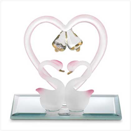 GLASS LOVE SWANS