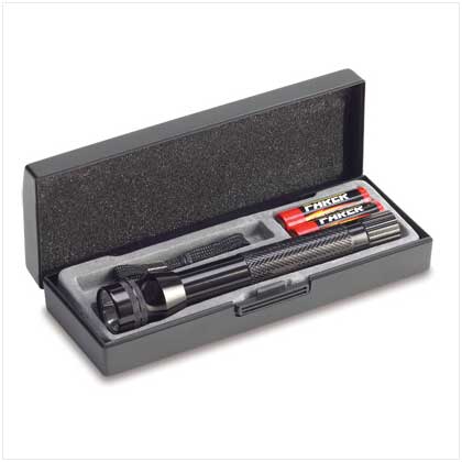 DURABLE COMPACT FLASHLIGHT