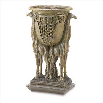GIRAFFE GARDEN PLANTER
